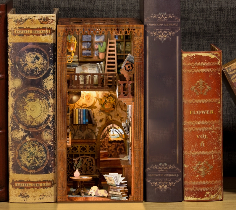 ETERNAL BOOKSTORE BOOK NOOK