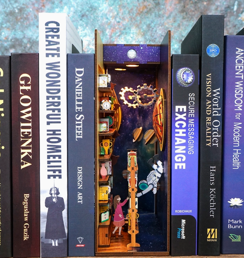 INTERSTELLAR BOOK NOOK KIT